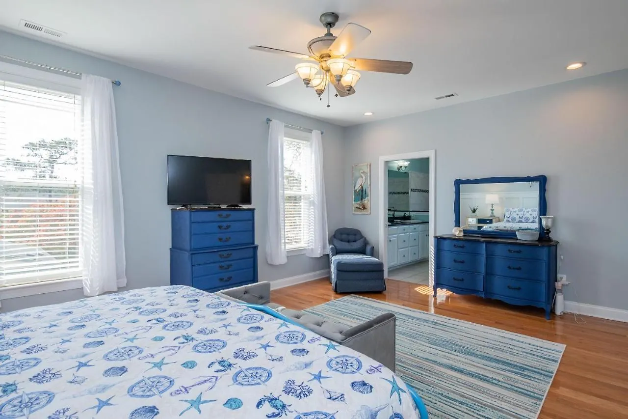 The Sassy Seahorse By Holiday home Oak Island