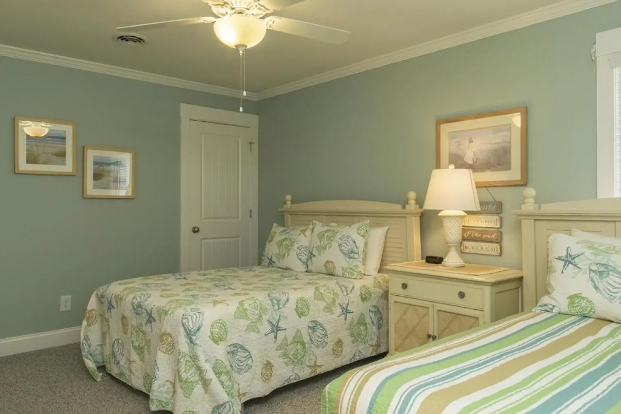 Spinnaker By Holiday home Oak Island