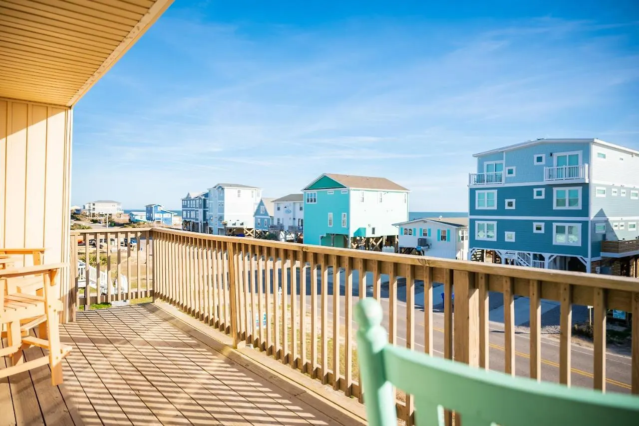 Beachypeachykeen By Oak Island