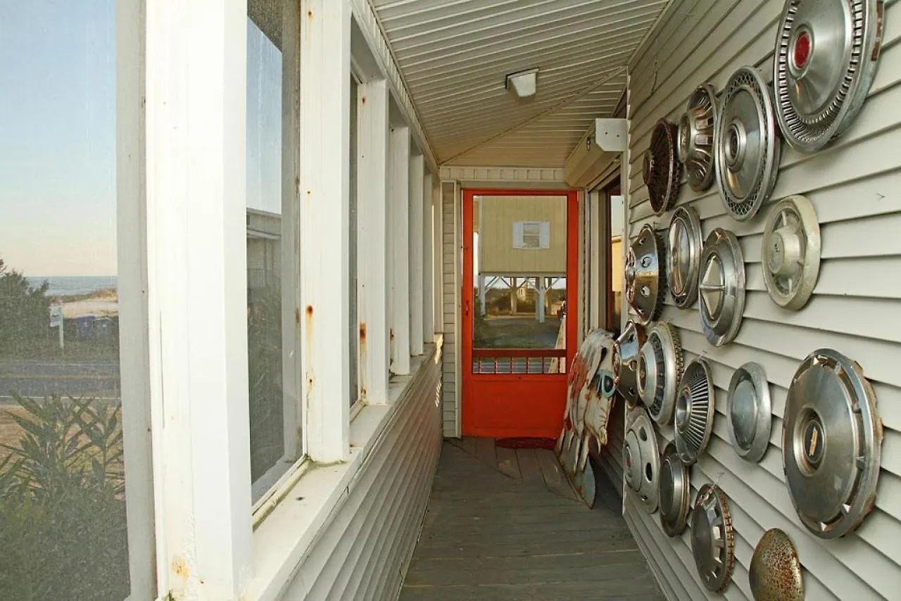 Holiday home Shack By