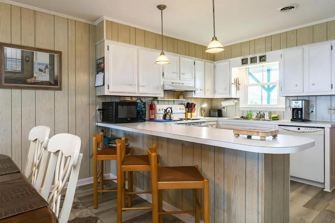 Holiday home Surfsong By Oak Island