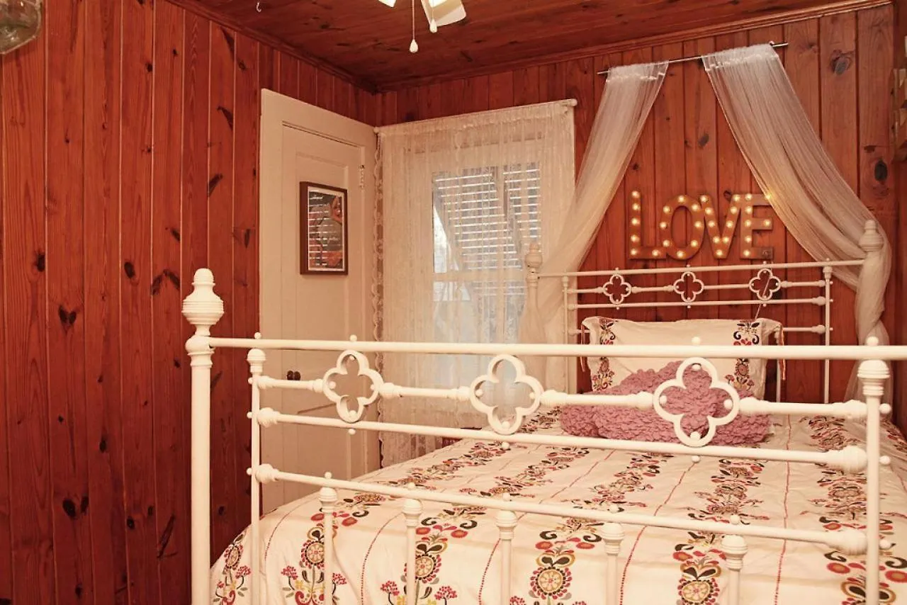 Shack By Holiday home Oak Island