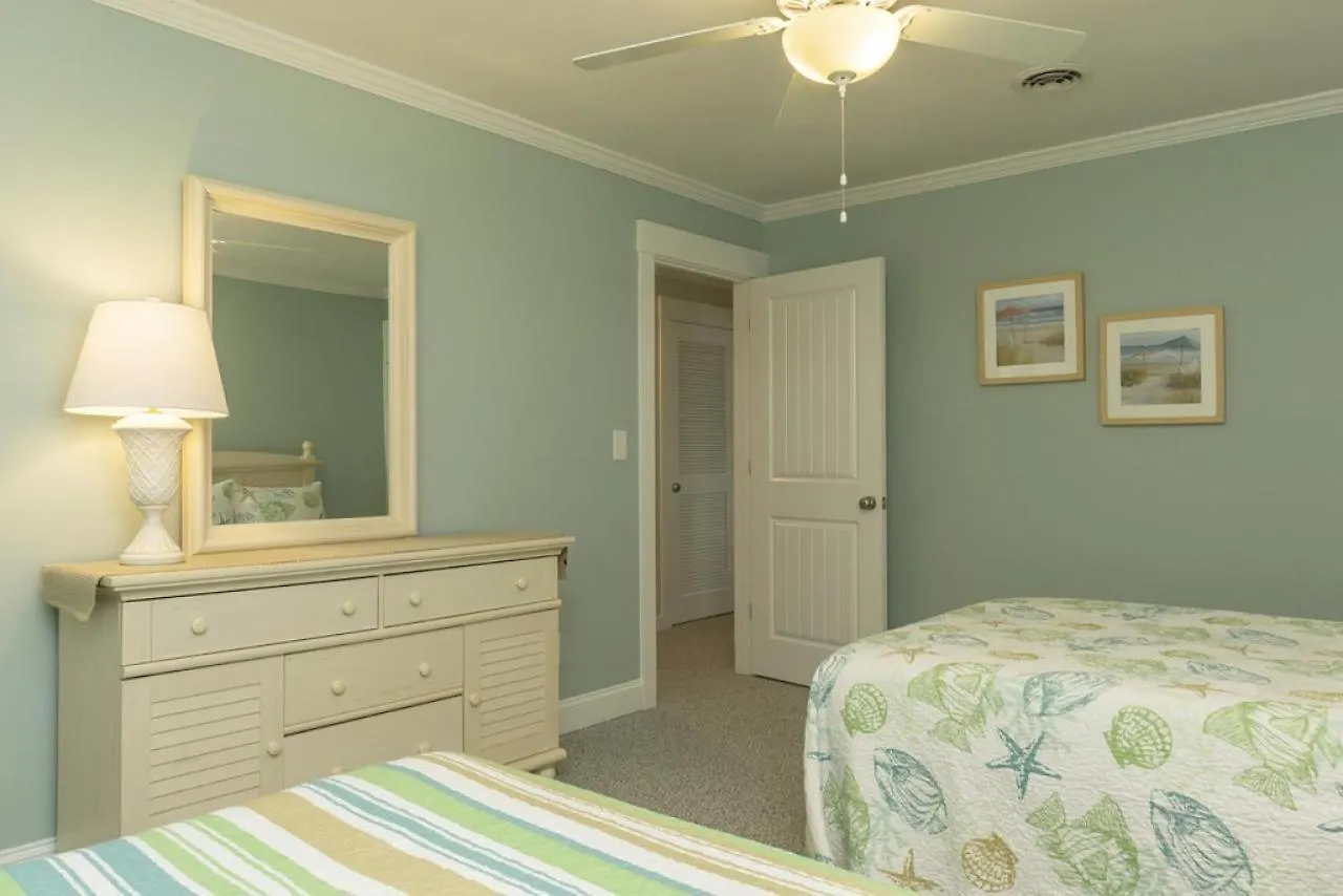 Holiday home Spinnaker By Oak Island
