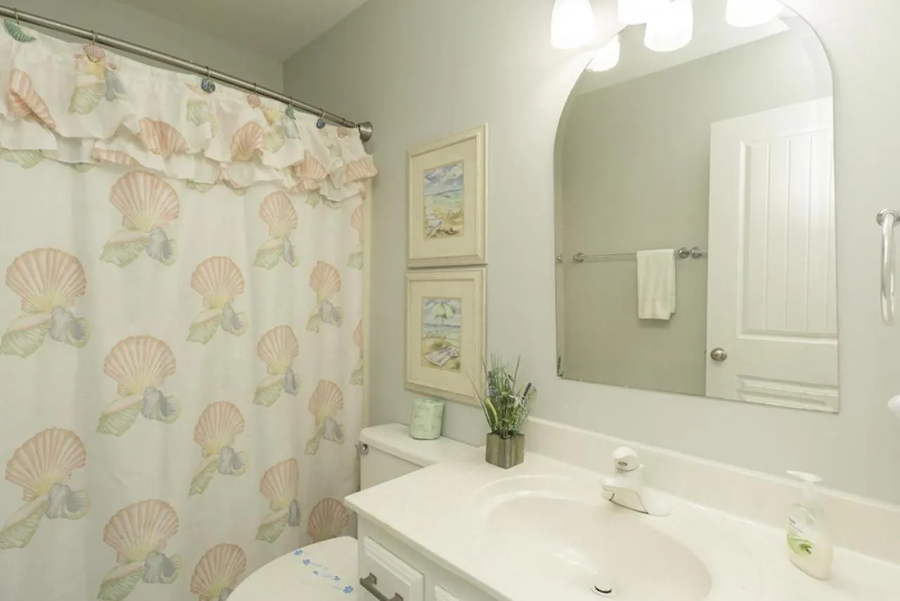 Holiday home Spinnaker By Oak Island