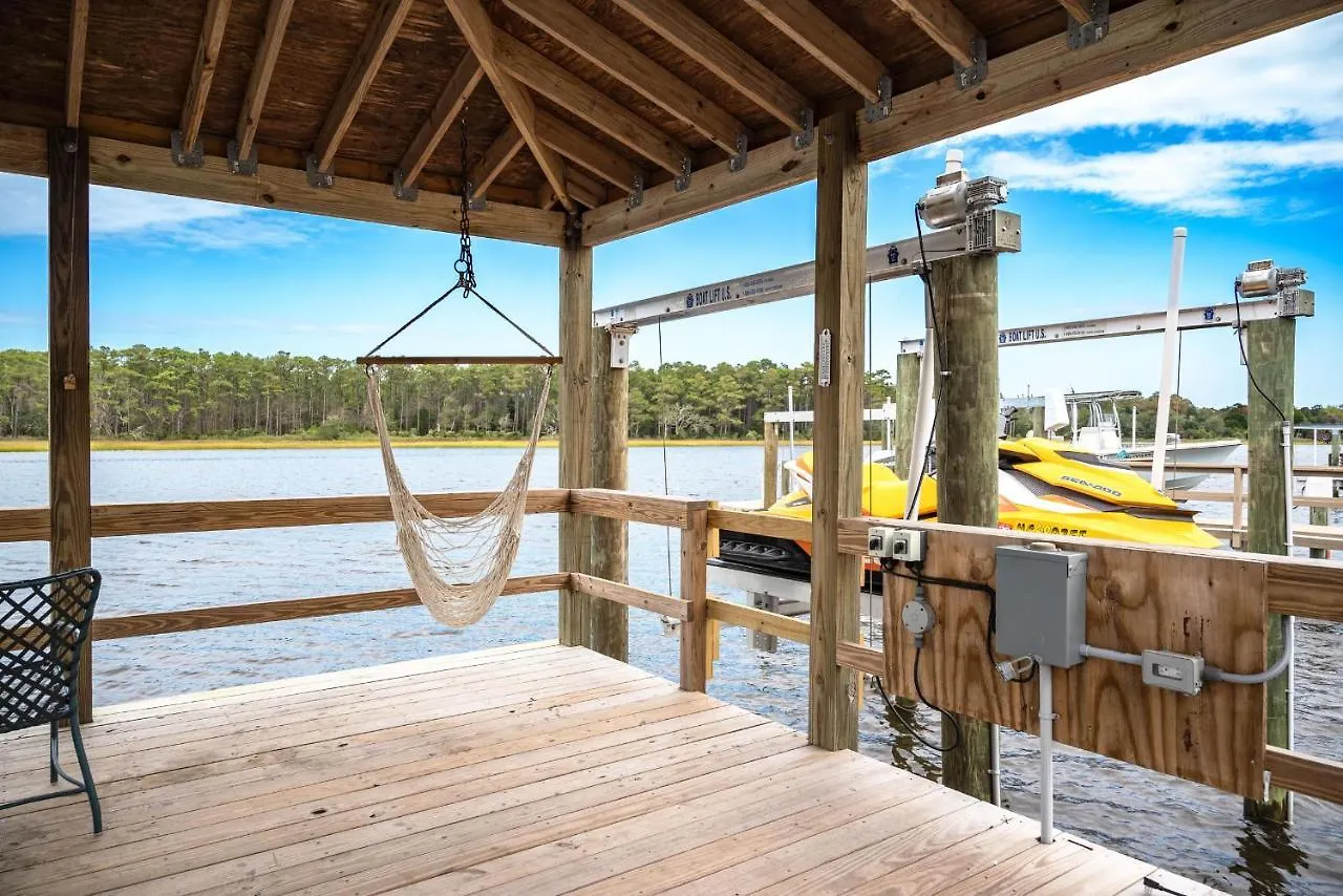 Waterway Haven By Holiday home Oak Island