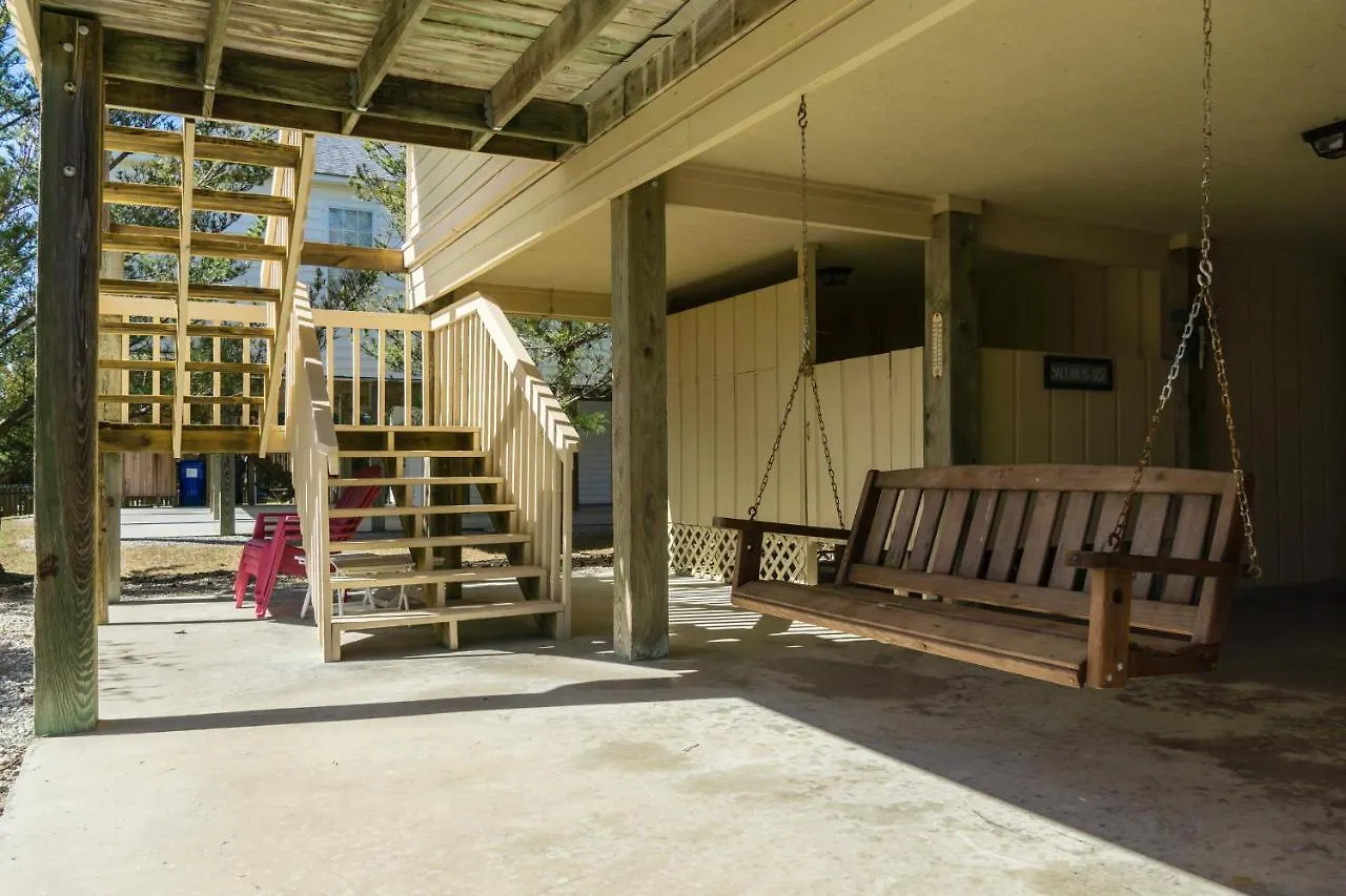 Pelican Palace By Oak Island