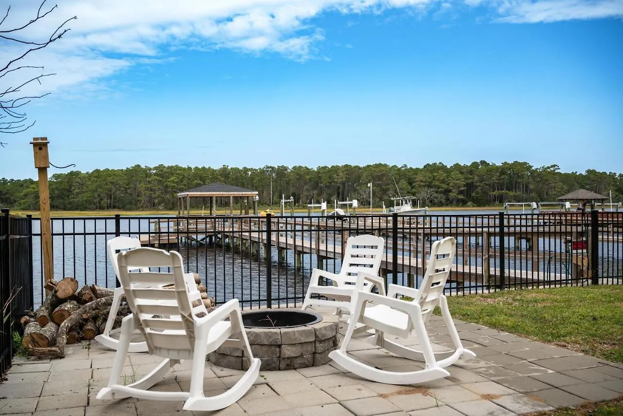 Holiday home Waterway Haven By