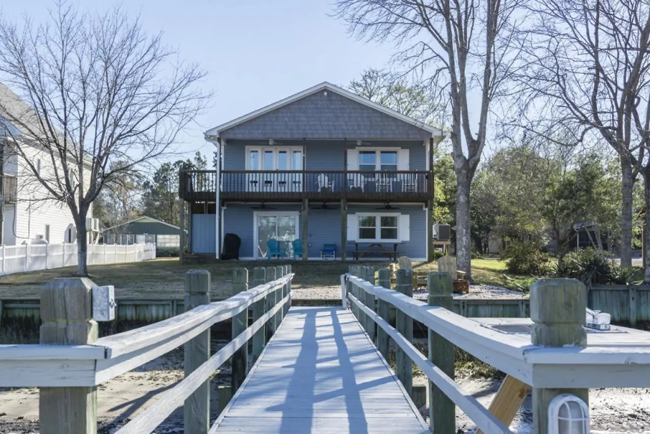Holiday home Blue Fish Shack By Oak Island