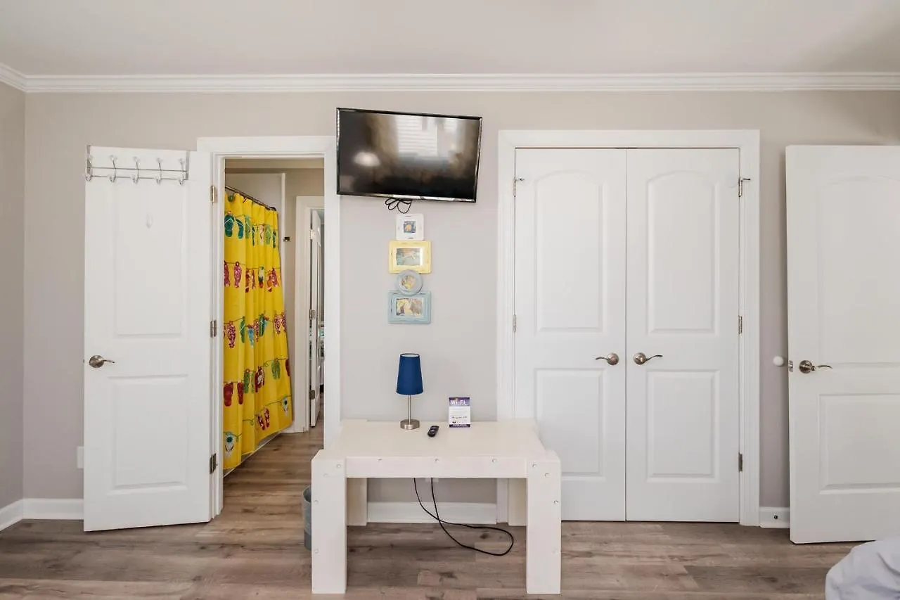 Holiday home Just Beachy By Oak Island