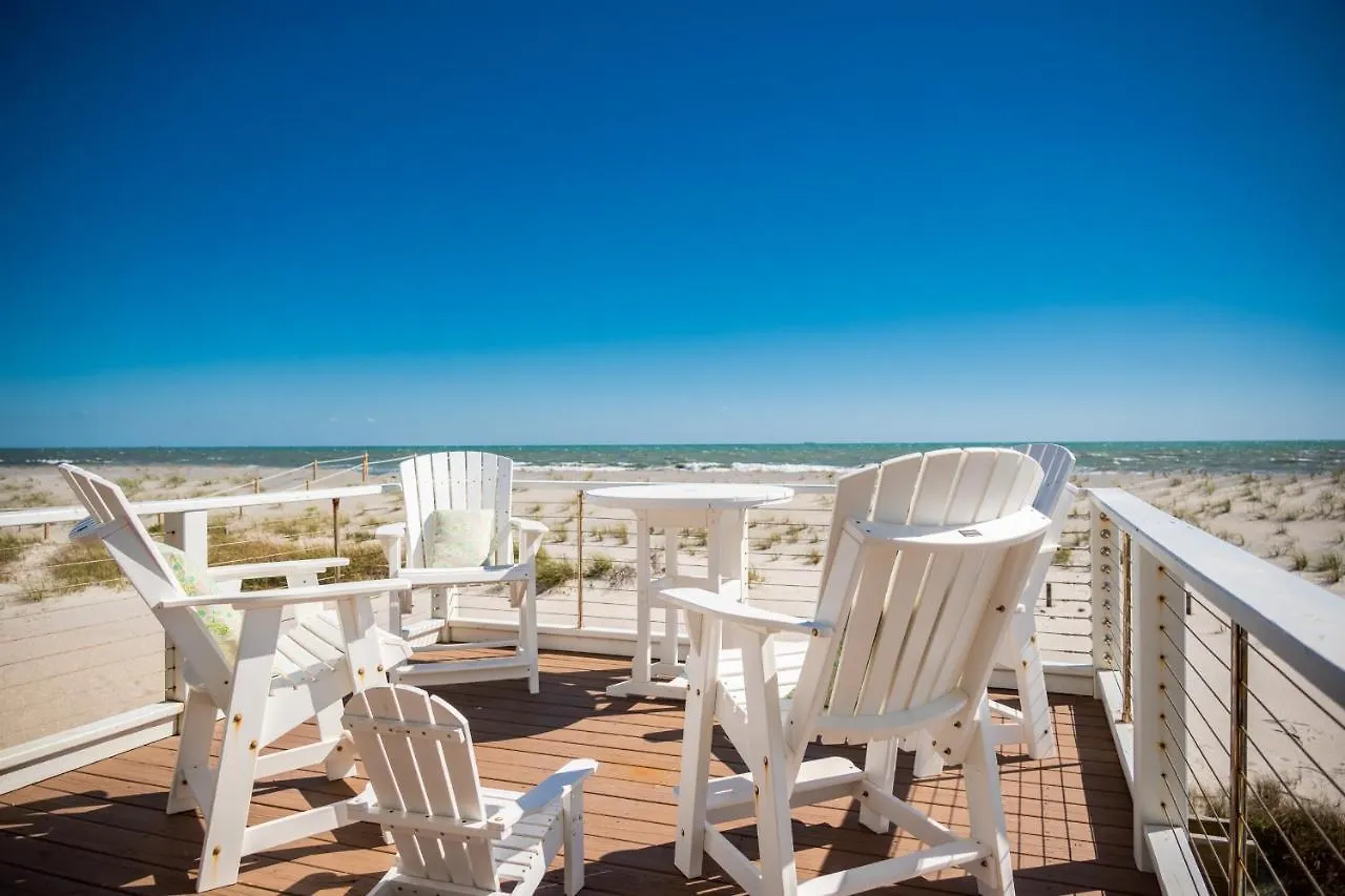 Holiday home On Turtle Time By Oak Island