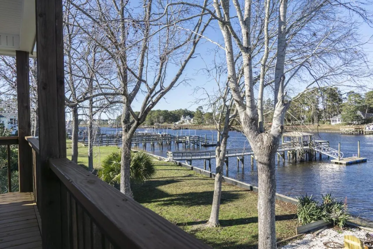 Blue Fish Shack By Oak Island