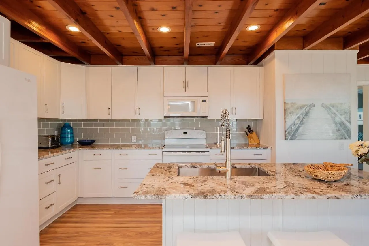 A Little Nauti By Holiday home Oak Island