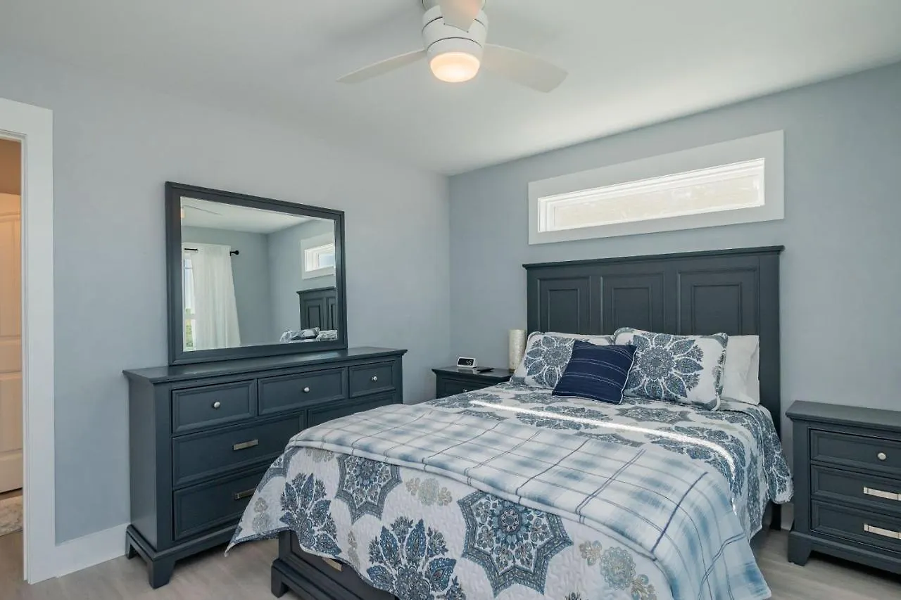 Holiday home Sweet Sunshine By Oak Island