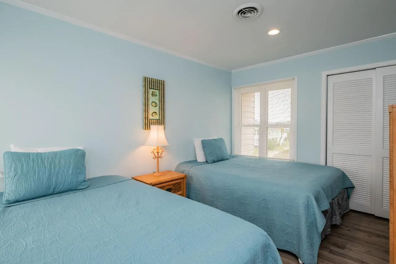 Holiday home Double T By The Sea By Oak Island