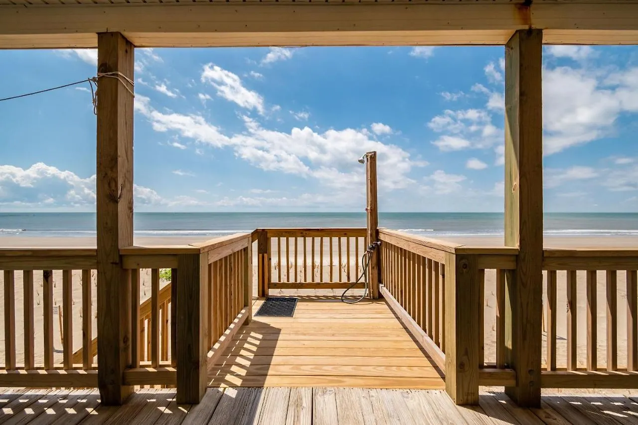 Dip By Holiday home Oak Island