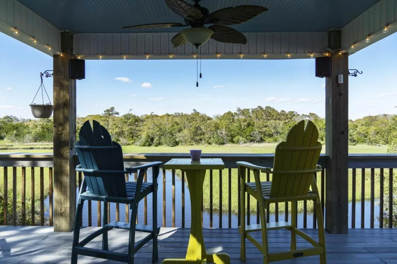 Lay Z Days By Holiday home Oak Island