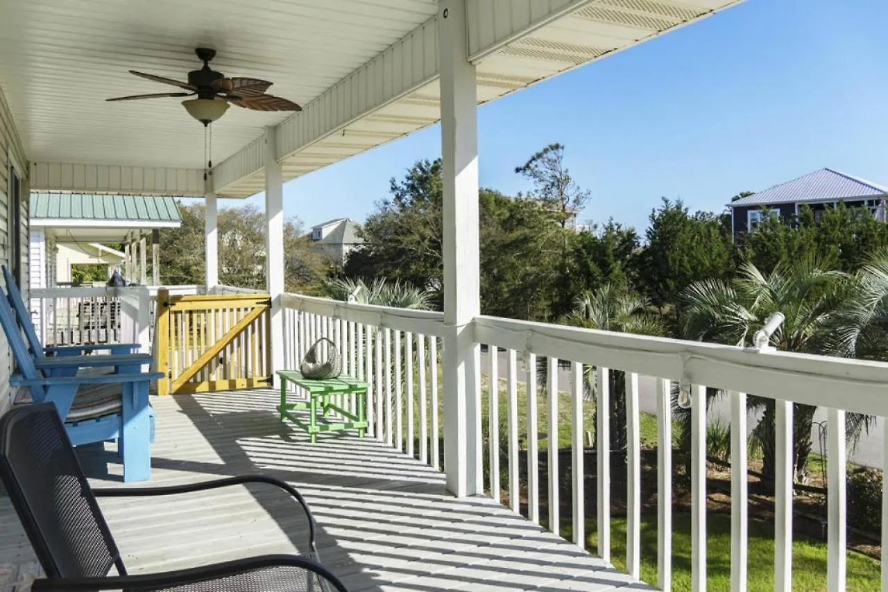 Holiday home Lay Z Days By Oak Island