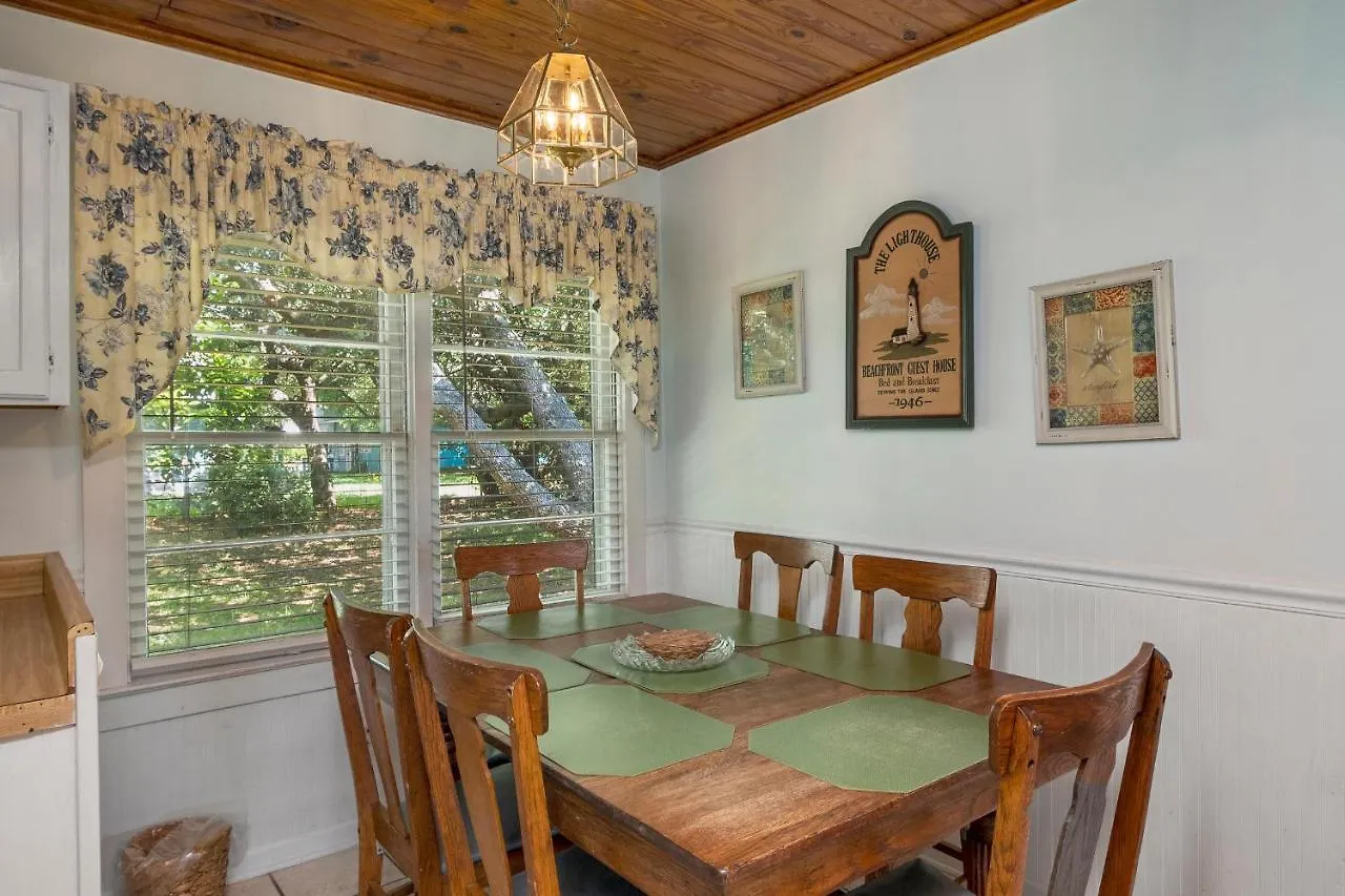 Papas Place By Holiday home Oak Island