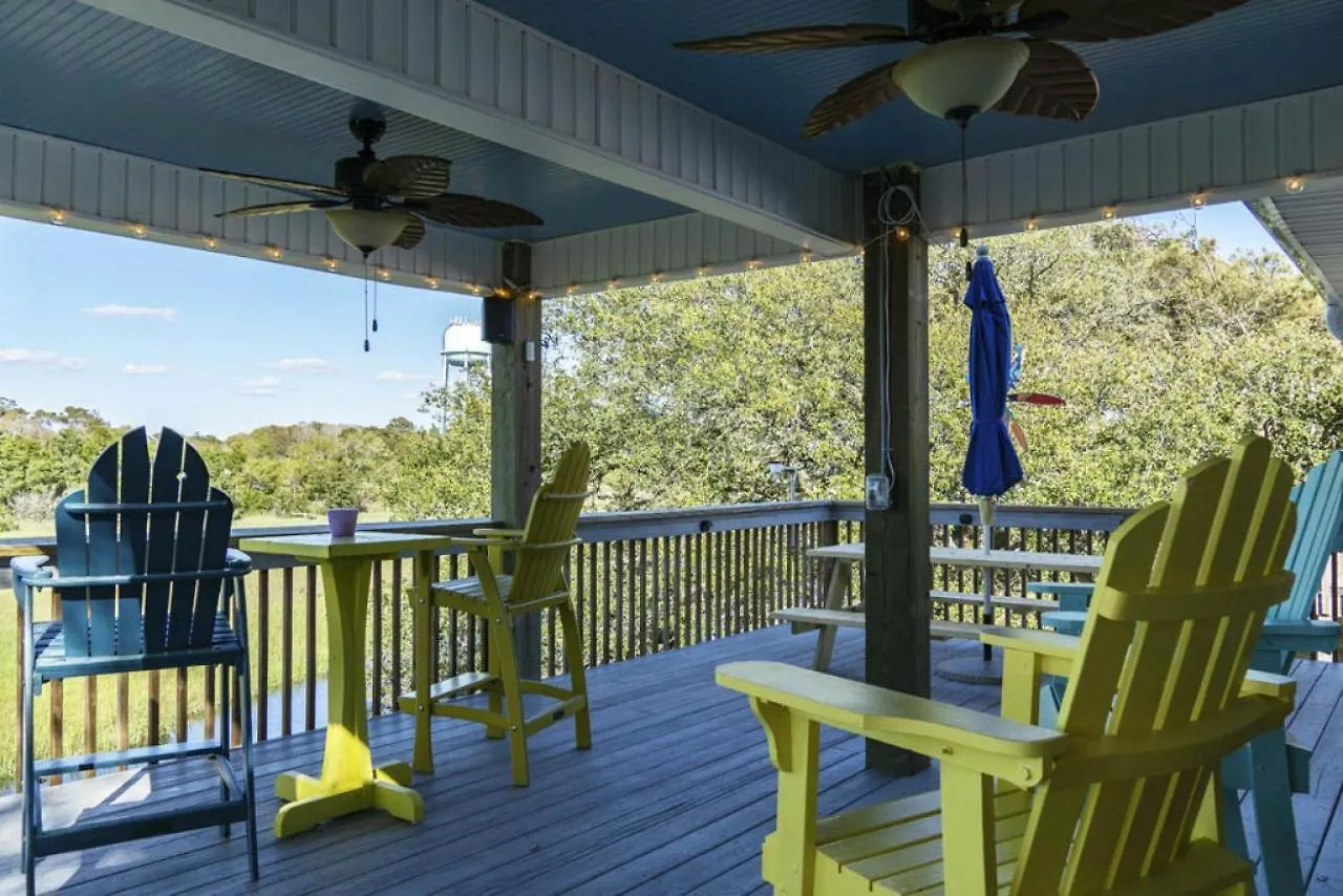 Lay Z Days By Oak Island