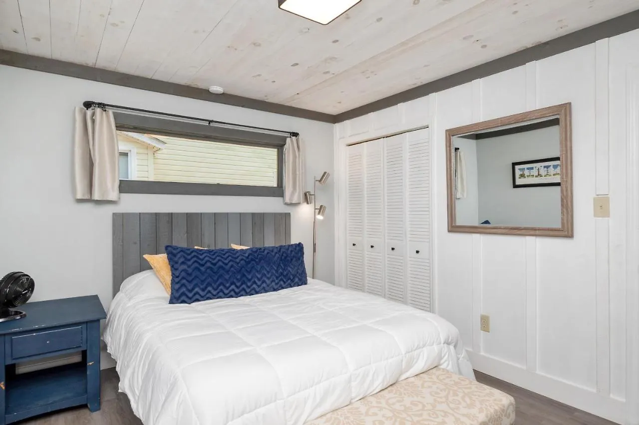 Mountains To Sea By Holiday home *