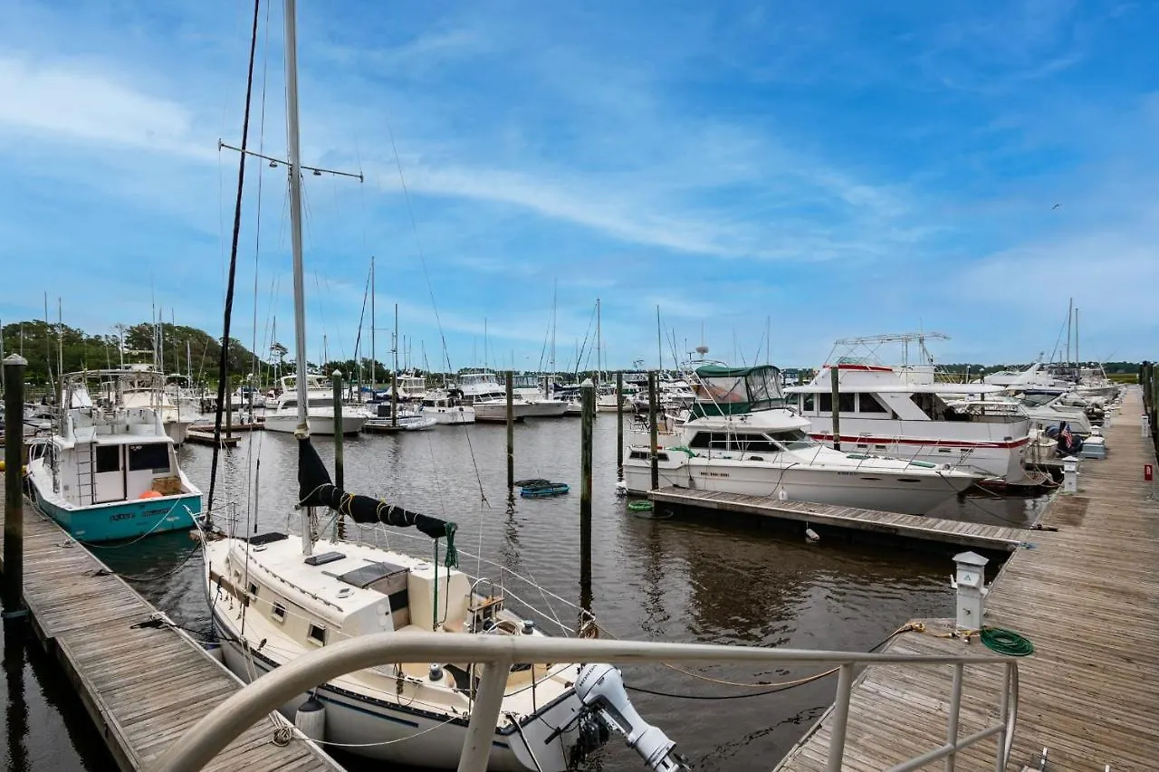 Marina 1 By Oak Island