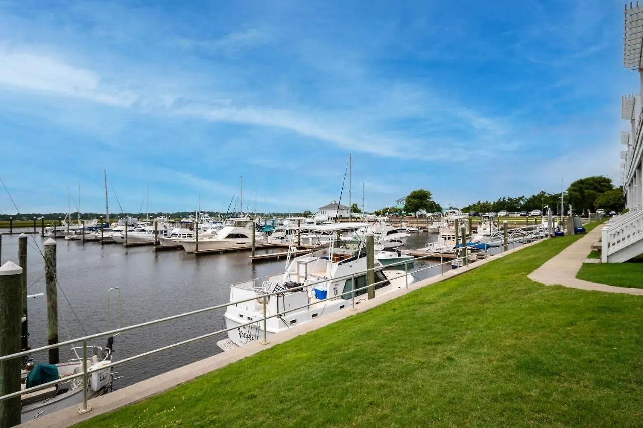 Marina 1 By Holiday home Oak Island