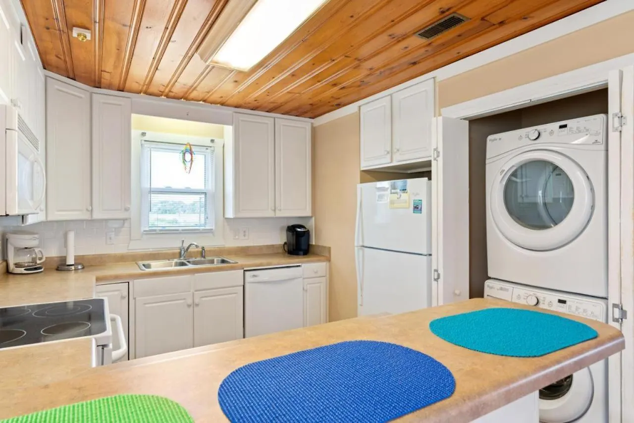 A Music Paradise By Holiday home Oak Island