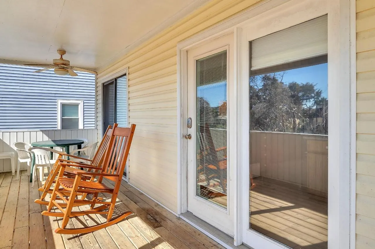 Holiday home Power By Oak Island