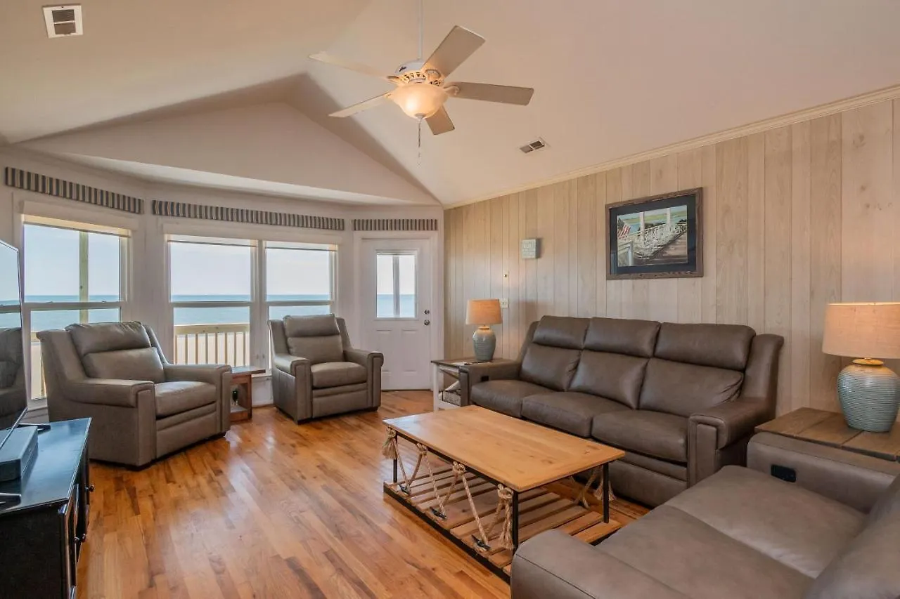 Breeze By Holiday home