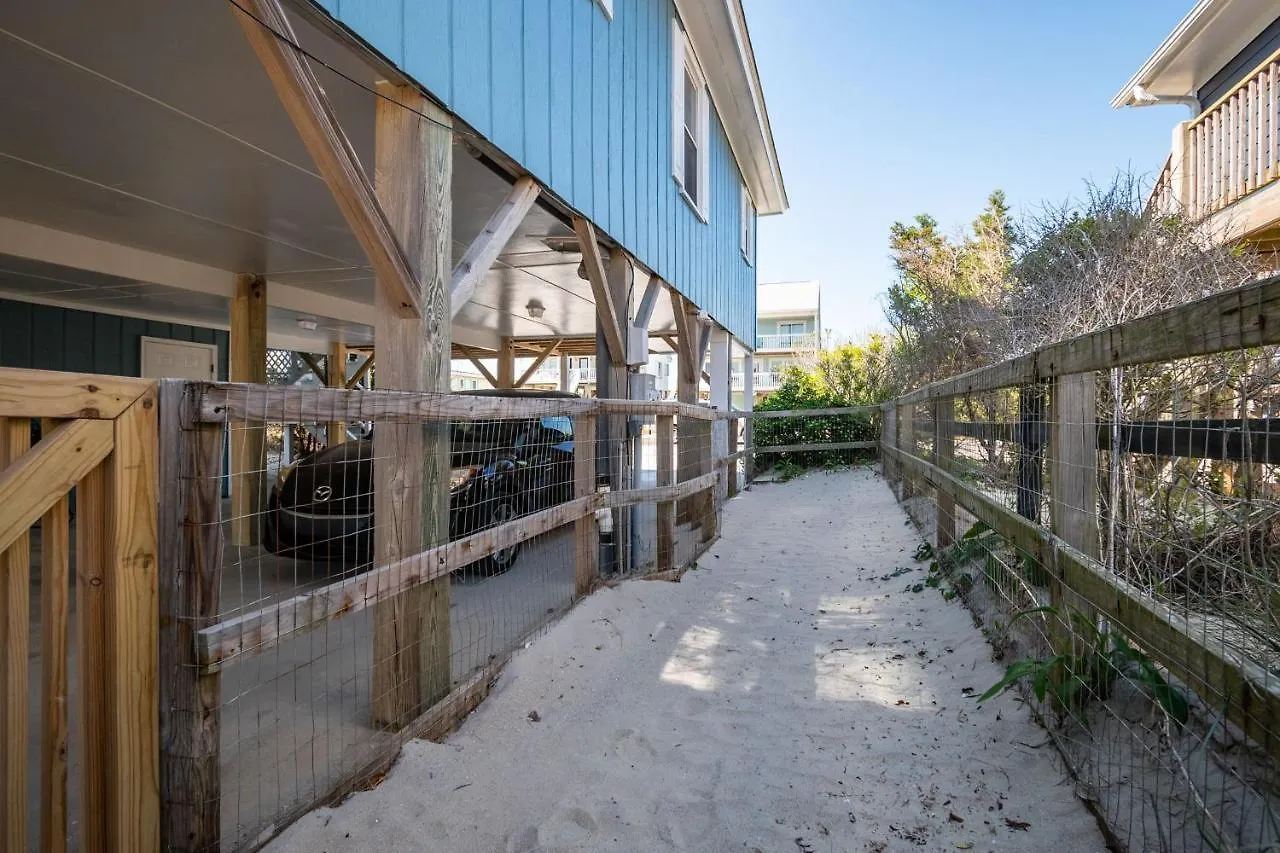 Holiday home Breeze By Oak Island