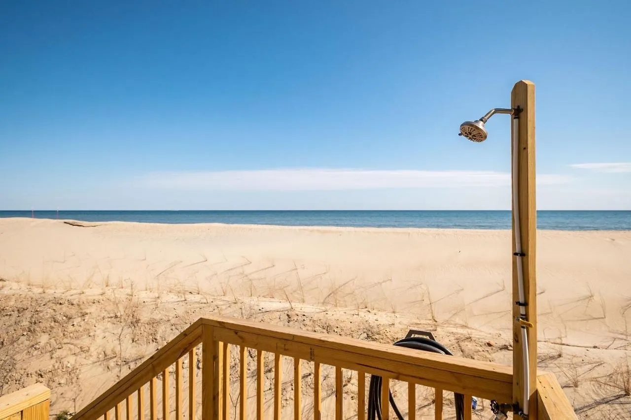 Holiday home Breeze By