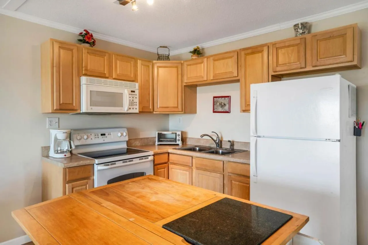 The Hideaway By Apartment Oak Island