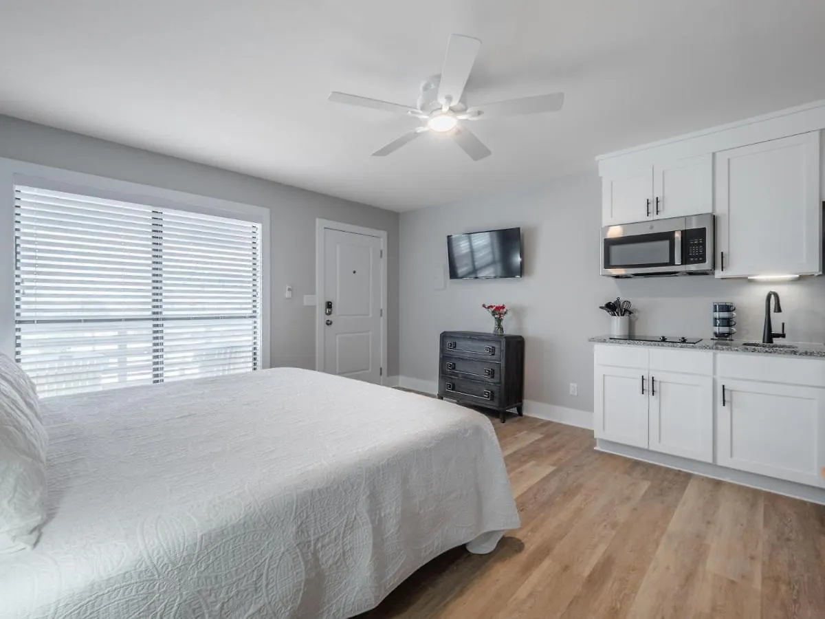 The House At By Carolina * Oak Island