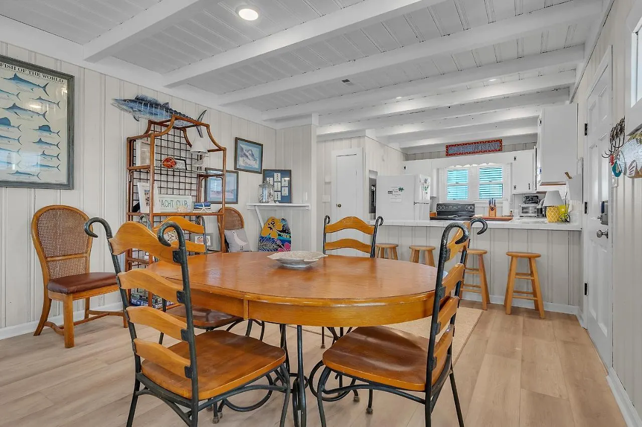 Holiday home Lowe Tide By Oak Island