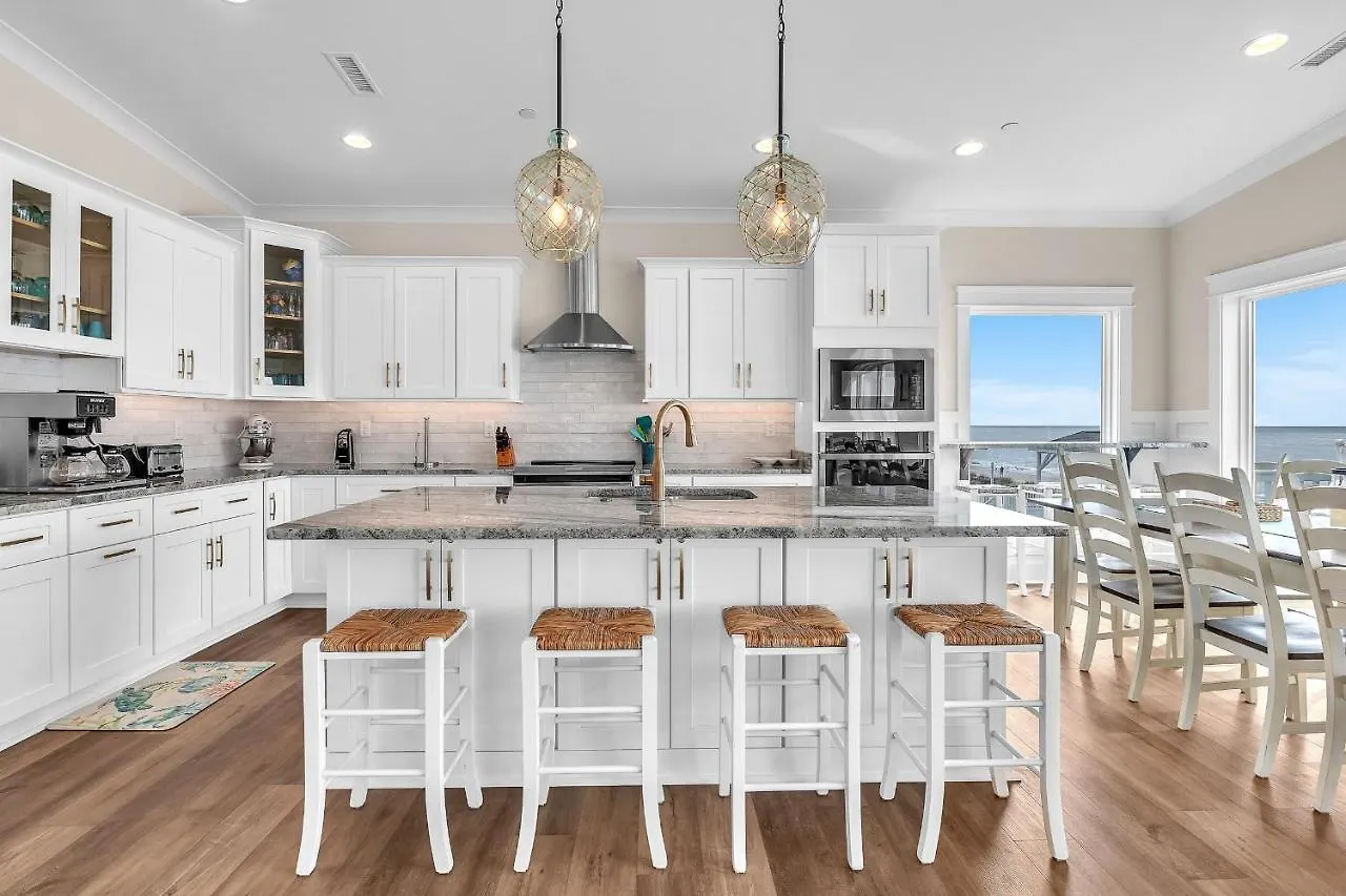 The Sale Fish Holiday home Oak Island