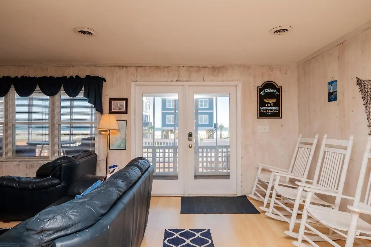 The Sea By Holiday home *