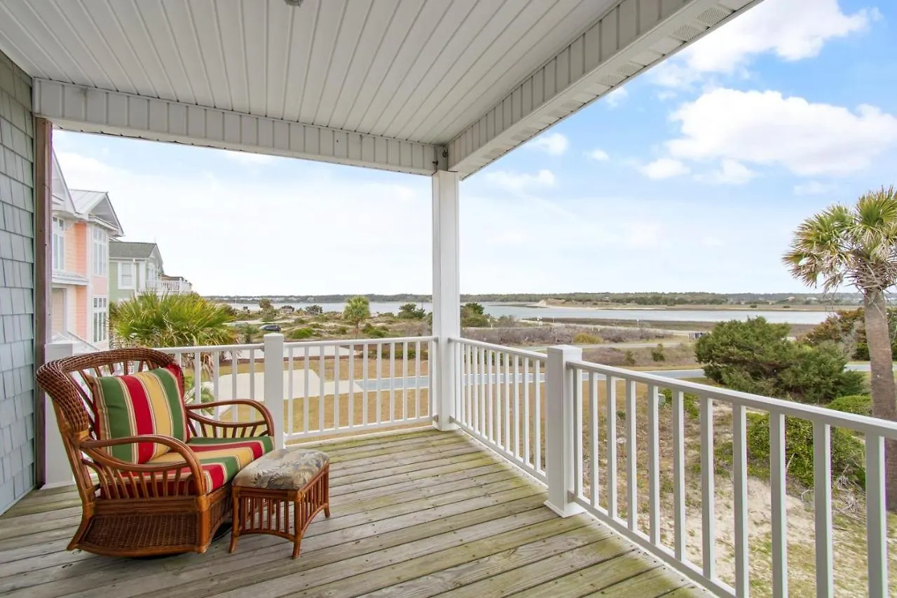 Yonder Holiday home Oak Island