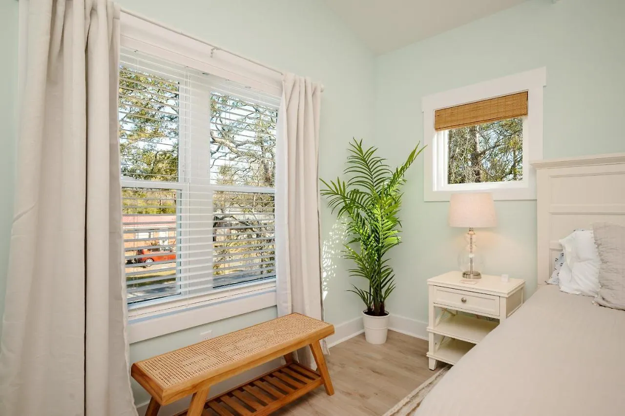 A Swell Life Holiday home Oak Island
