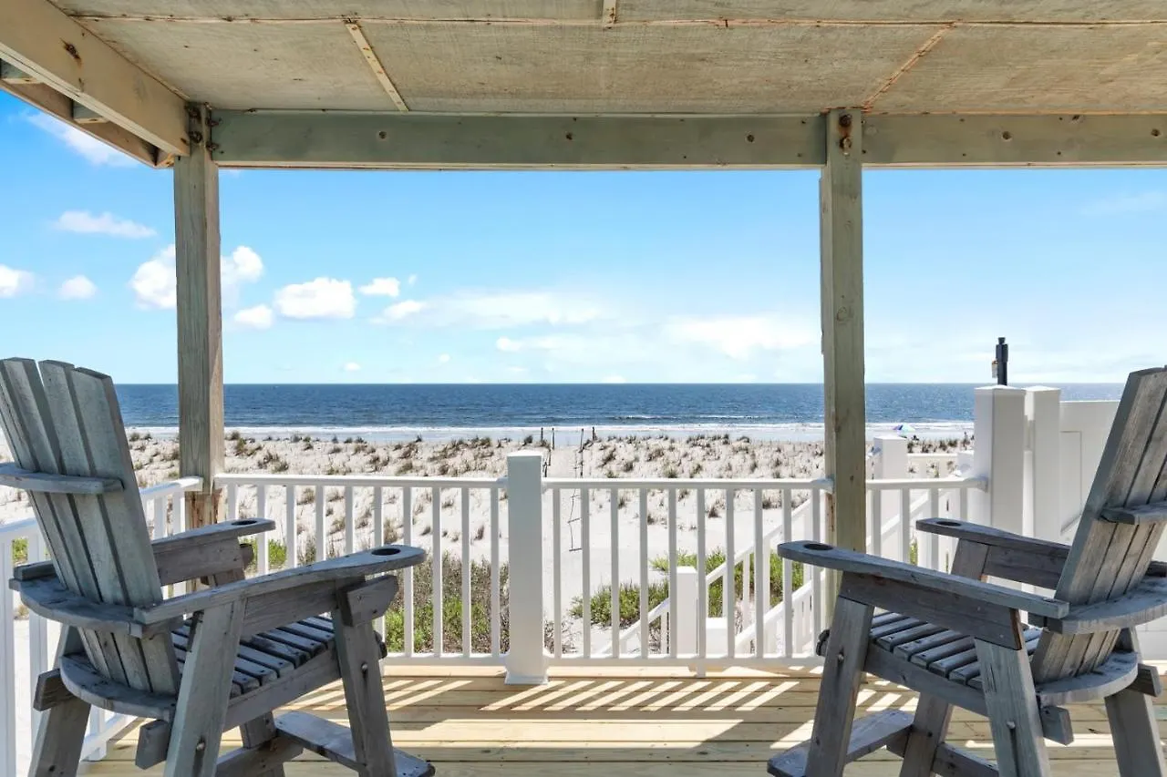 Holiday home Shore Enuff Oak Island