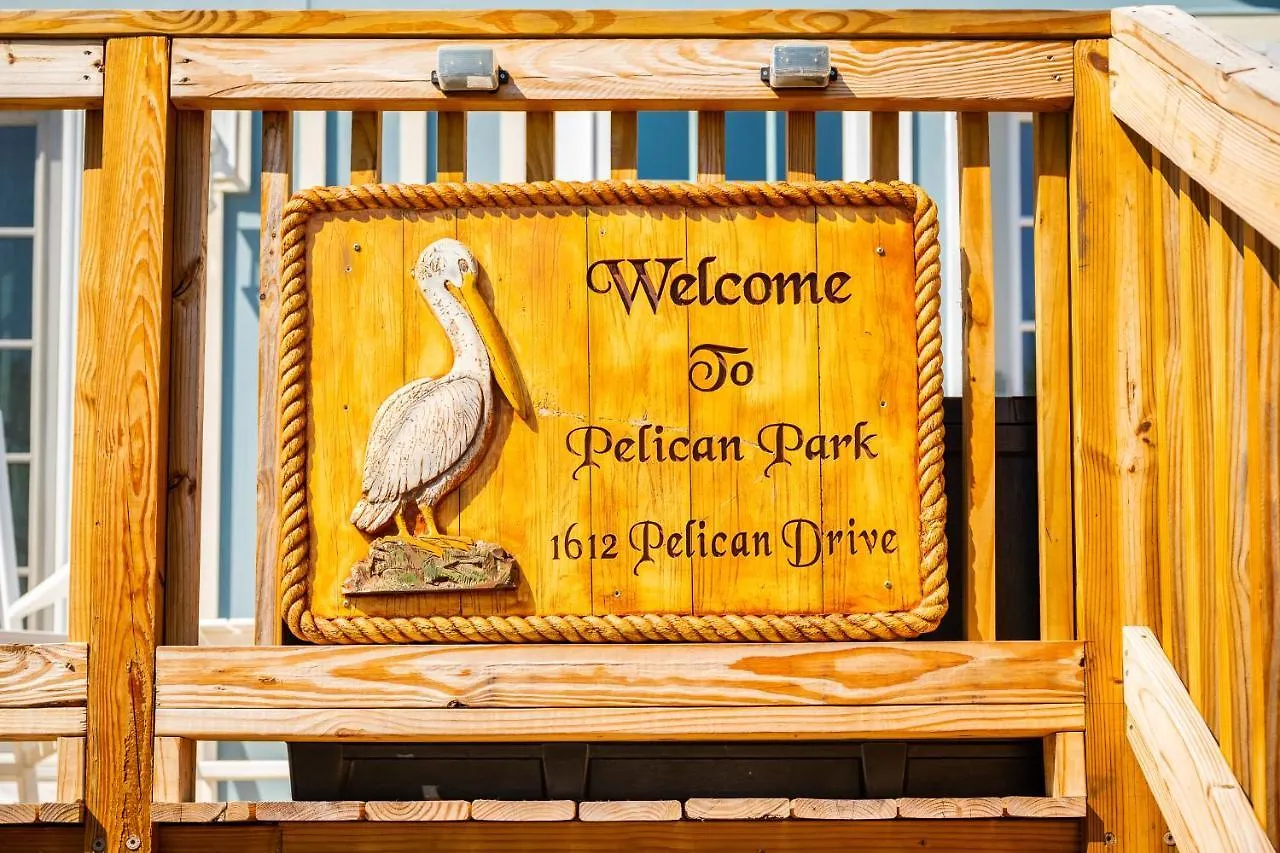 Holiday home Pelican Park By *