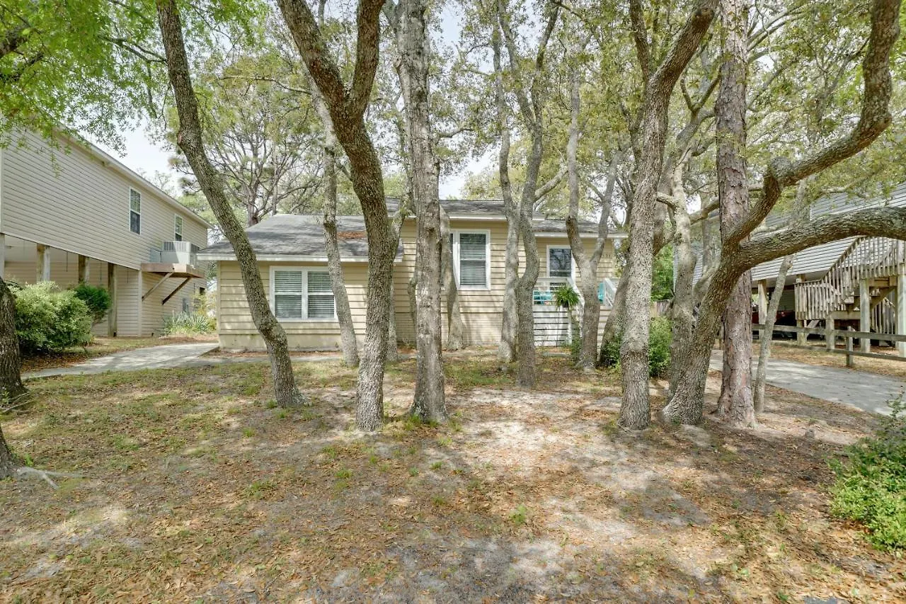Vacation Less Than 1 Mi To Beach! Holiday home Oak Island