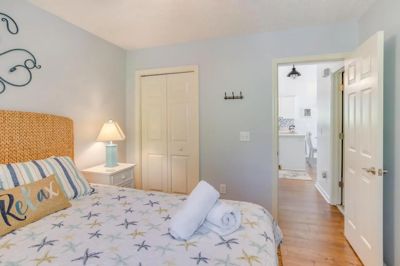 Charming 1 Mi To Beach! Holiday home