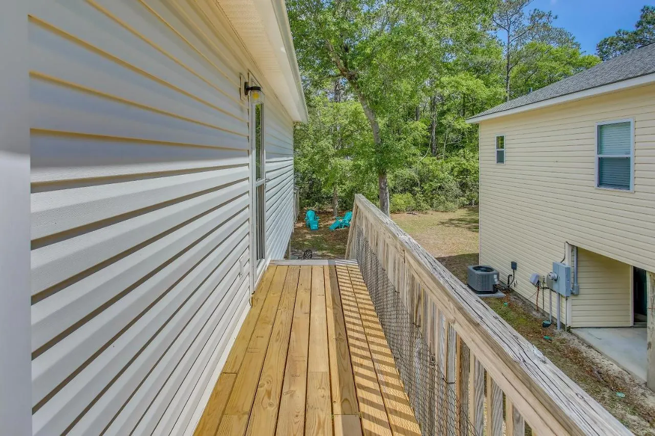 Holiday home Charming 1 Mi To Beach!
