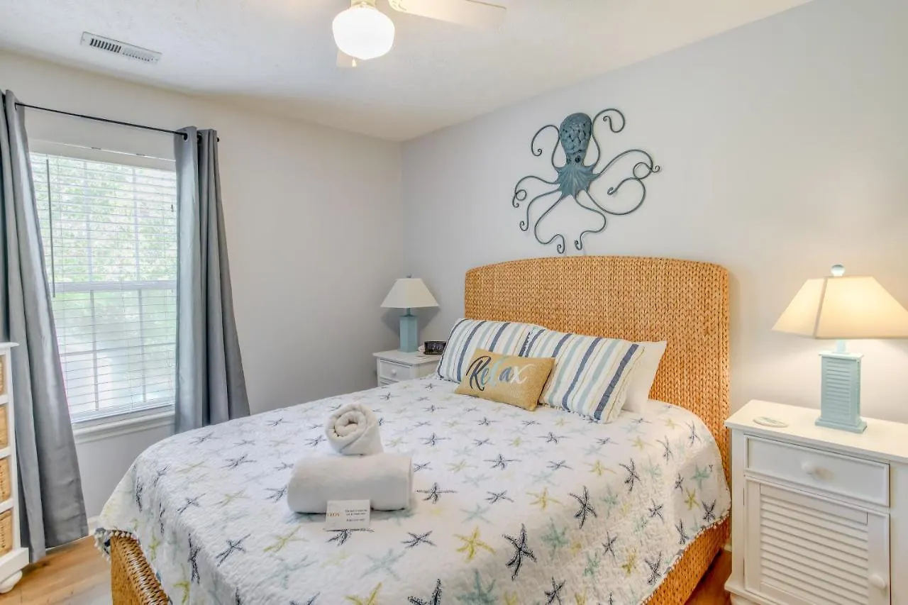 Charming 1 Mi To Beach! Holiday home *