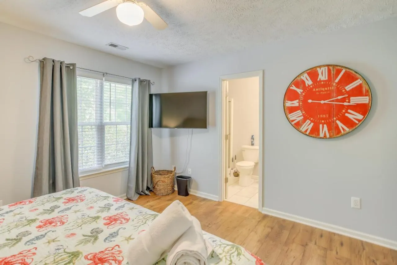 Charming 1 Mi To Beach! Holiday home