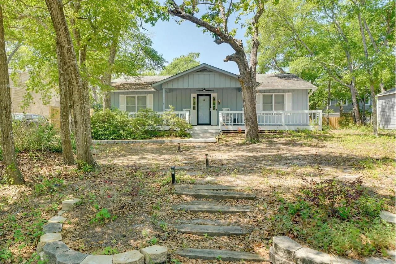 With Spacious Backyard And Porch *