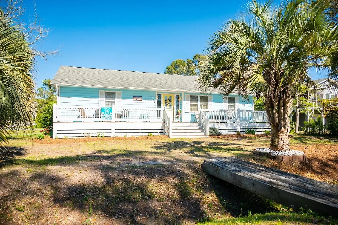 Breeze By Holiday home