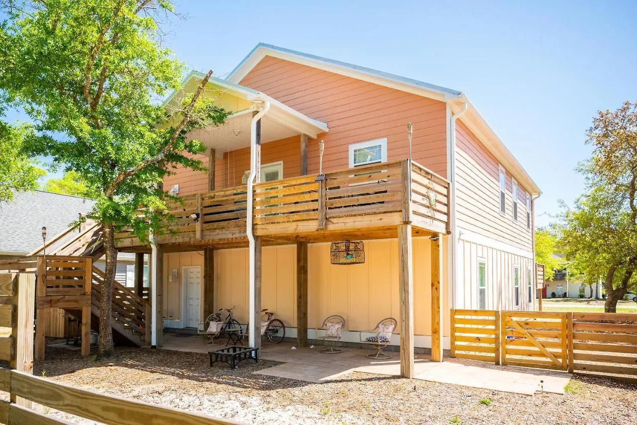 Peach Pit Holiday home Oak Island