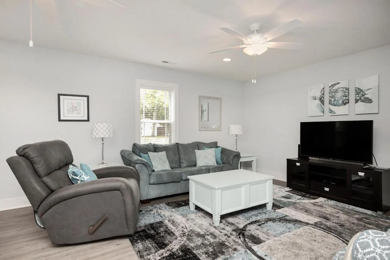 Peach Pit Holiday home Oak Island