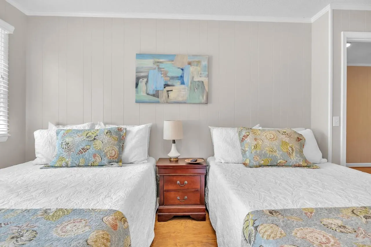Yacht View Holiday home Oak Island